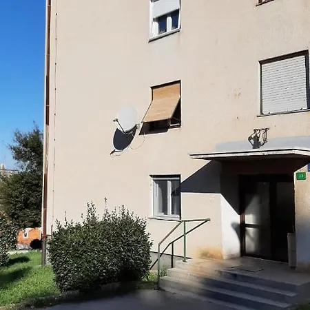 Nada 5 - Apartman S Pogledom Na More *